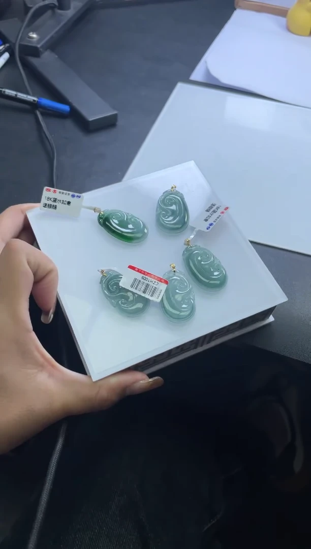 【闪购商品】翡翠挂件18K金镶嵌多样性发一件H10