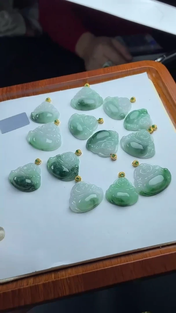 【闪购商品】翡翠吊坠18K金镶嵌多样性发1个H7