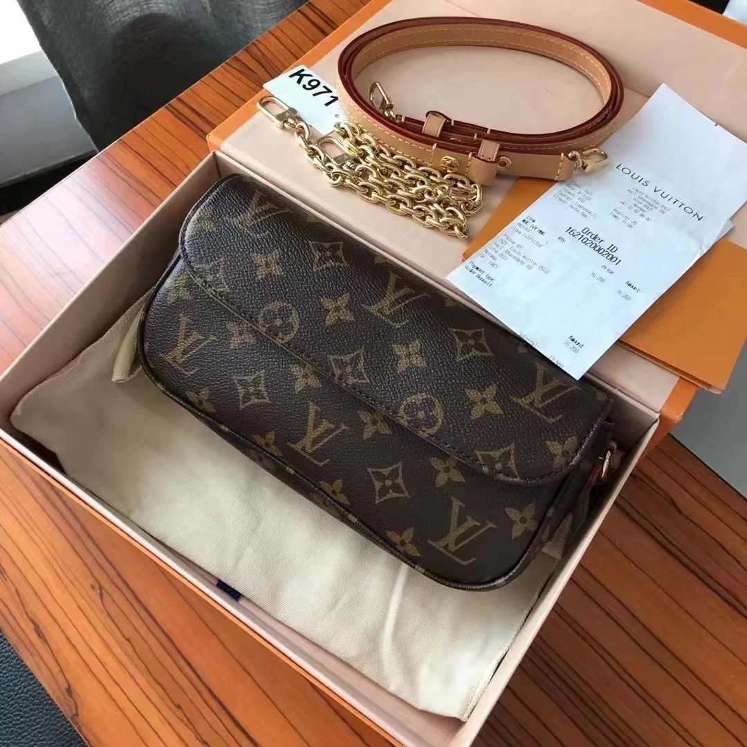 全新未使用 LouisVuitton/路易威登 ivy爆款腋下包Y518直播过细节