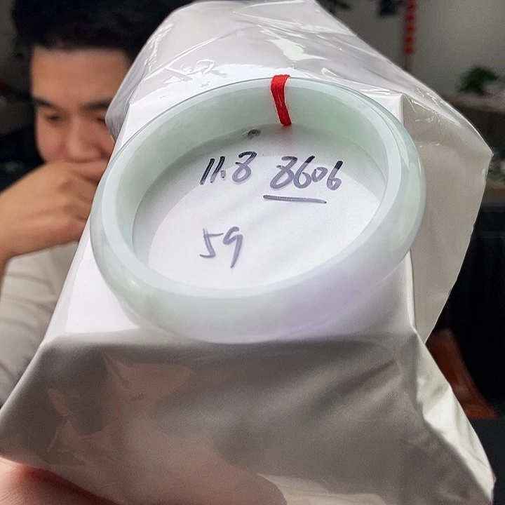 翡翠手镯未镶嵌拍一发一