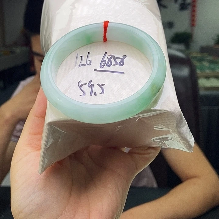 翡翠手镯未镶嵌拍一发一