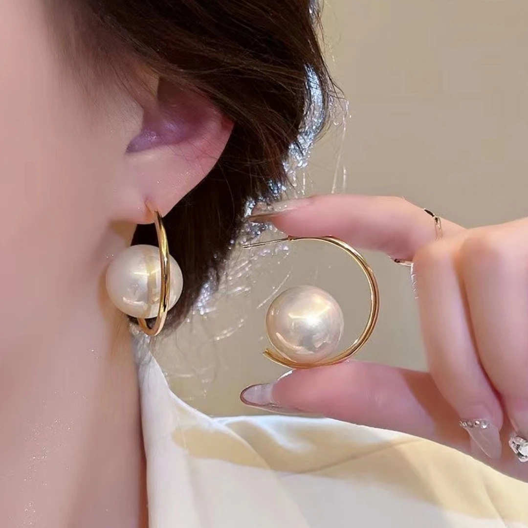 铜合金耳饰 大珠珠耳钉女新款耳环小众设计高级感气质耳饰A147