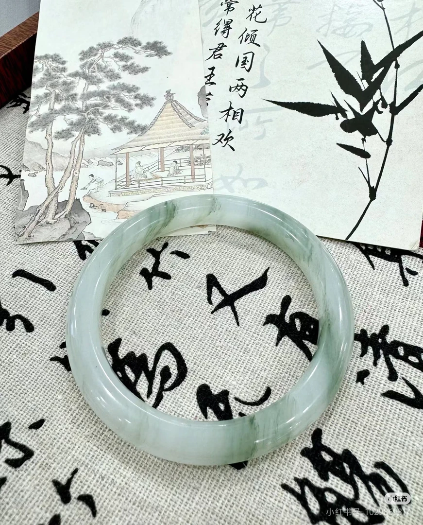 天山翠手镯石英质玉多样性发货(轻微色差,实物为准)编号:100