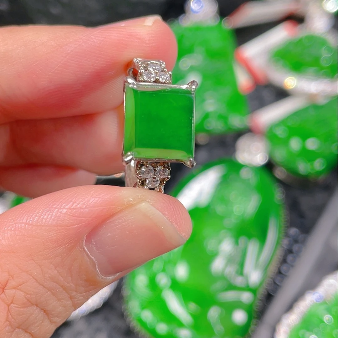 翡翠吊坠(不含链)未镶嵌