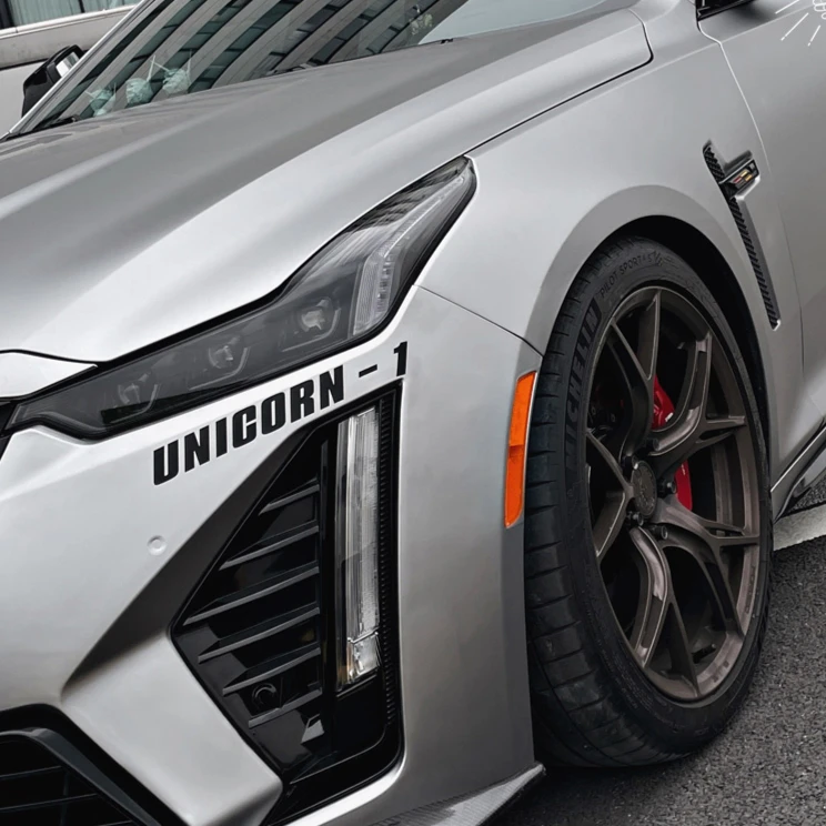 凯迪拉克CT5个性车贴前杠大灯ct4字母创意贴纸UNICORN-1独角兽1号