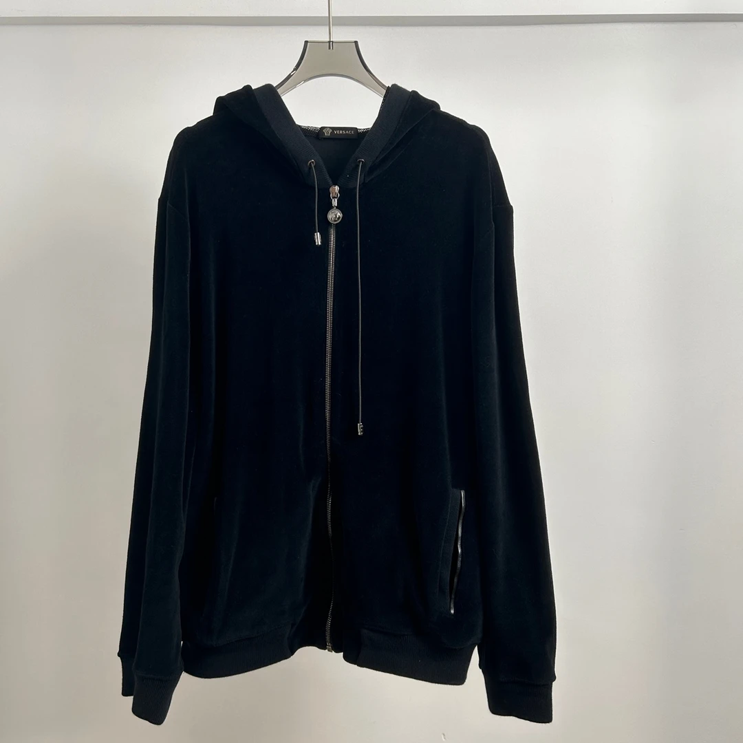 Versace/范思哲/黑色连帽丝绒外套 L码 99新 GM001643