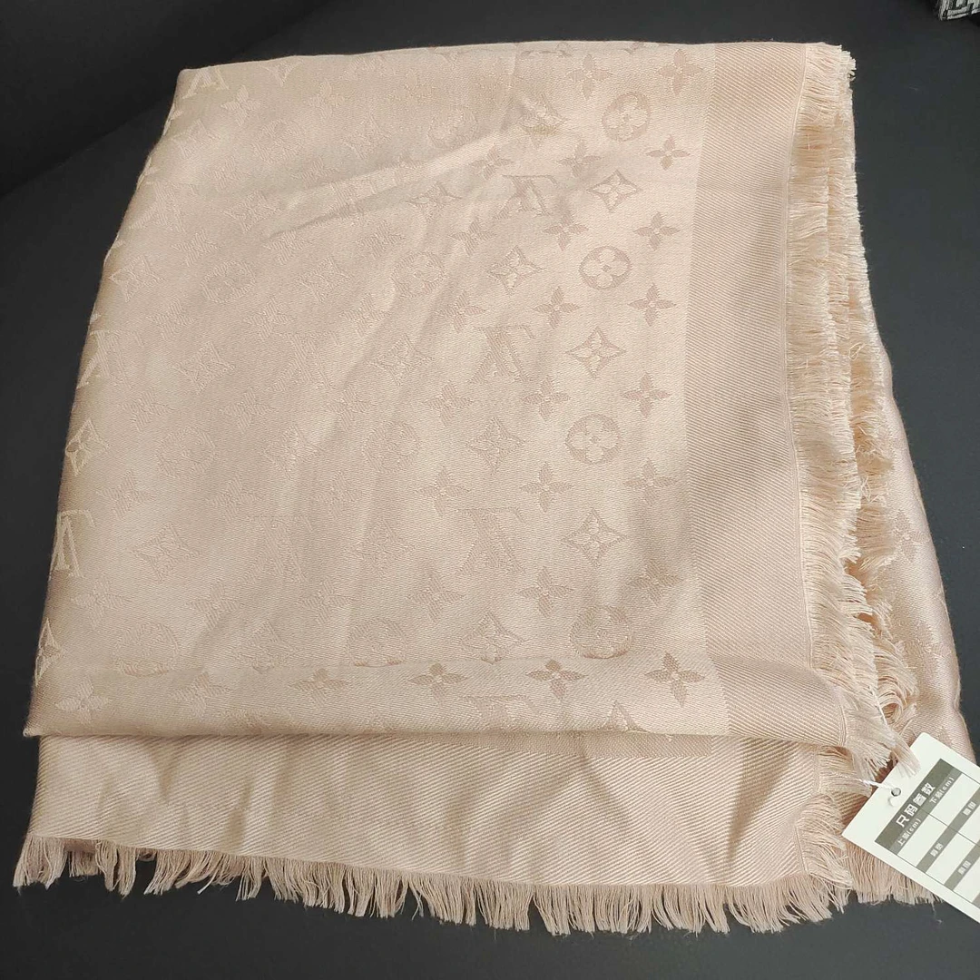 Louis Vuitton/路易威登/暗纹满印围巾 粉色 99新 GM001008