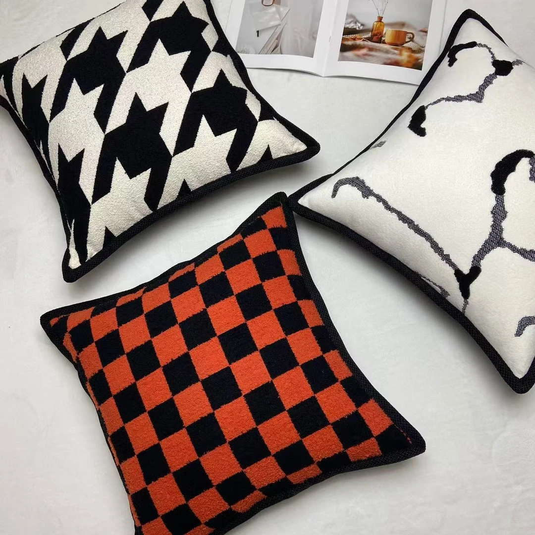 【张扬时髦经】现代简约轻奢抱枕客厅沙发抱枕靠垫高级感方形抱枕