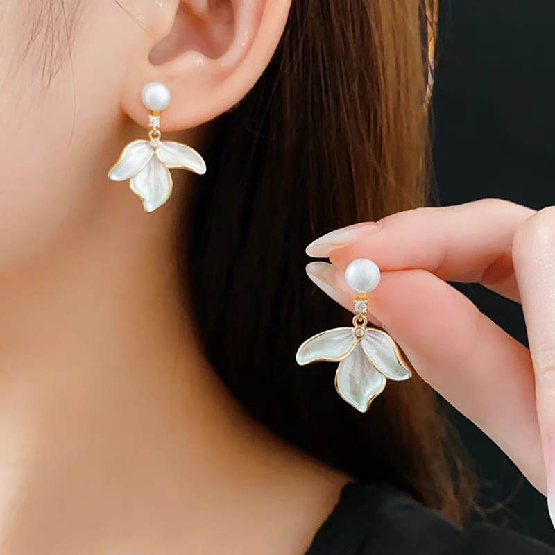 真品纯天然气质网红轻奢时尚小花百搭小众简约超仙珍珠耳饰
