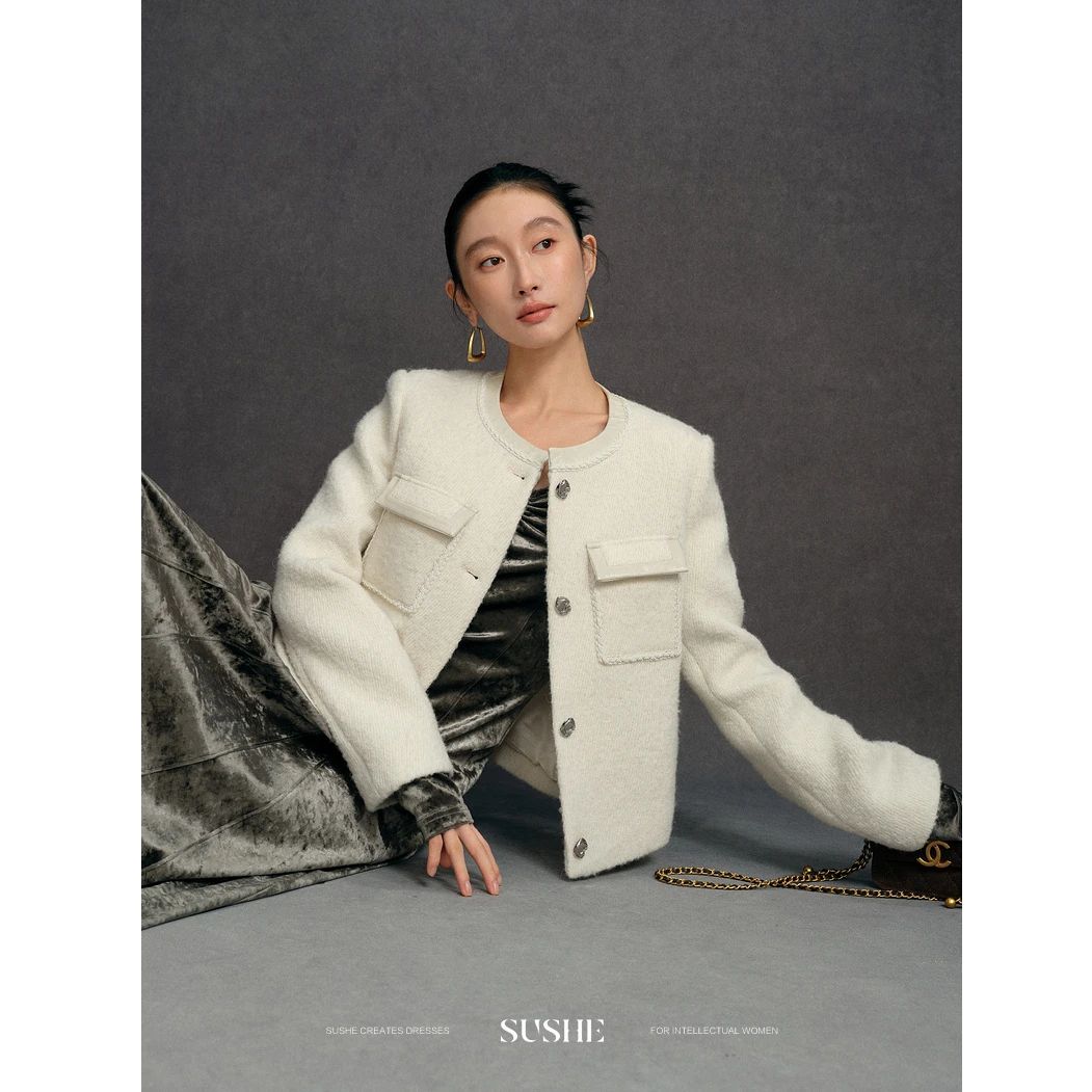 束皙SUSHE 晚香玉 法式千金风 皮革编织镶边羊毛白色粗花呢短外套