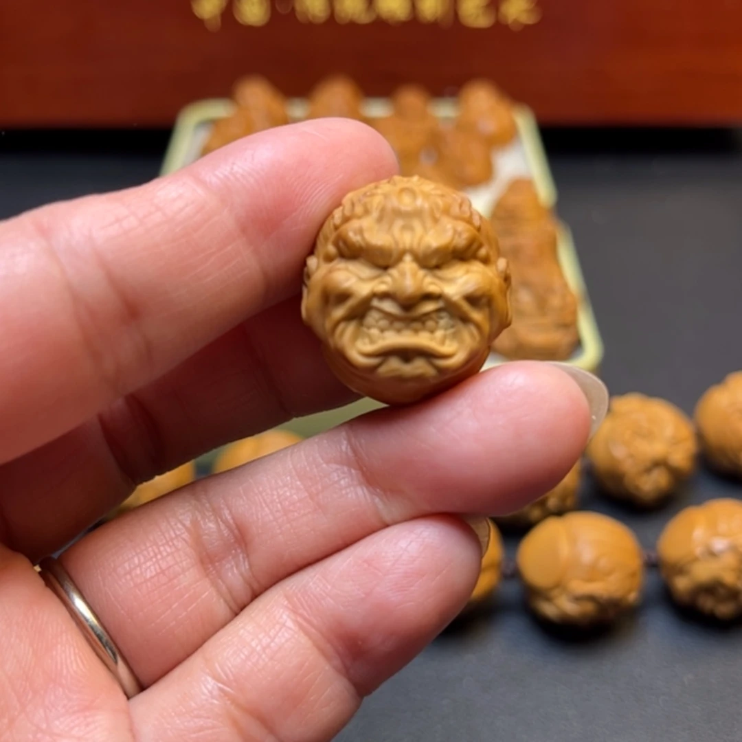 【闪购商品】橄榄核核雕恶僧单子