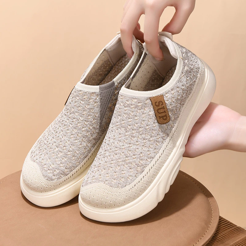 春秋新款老北京布鞋女透气防滑妈妈鞋软底轻便一脚蹬休闲厚底女鞋