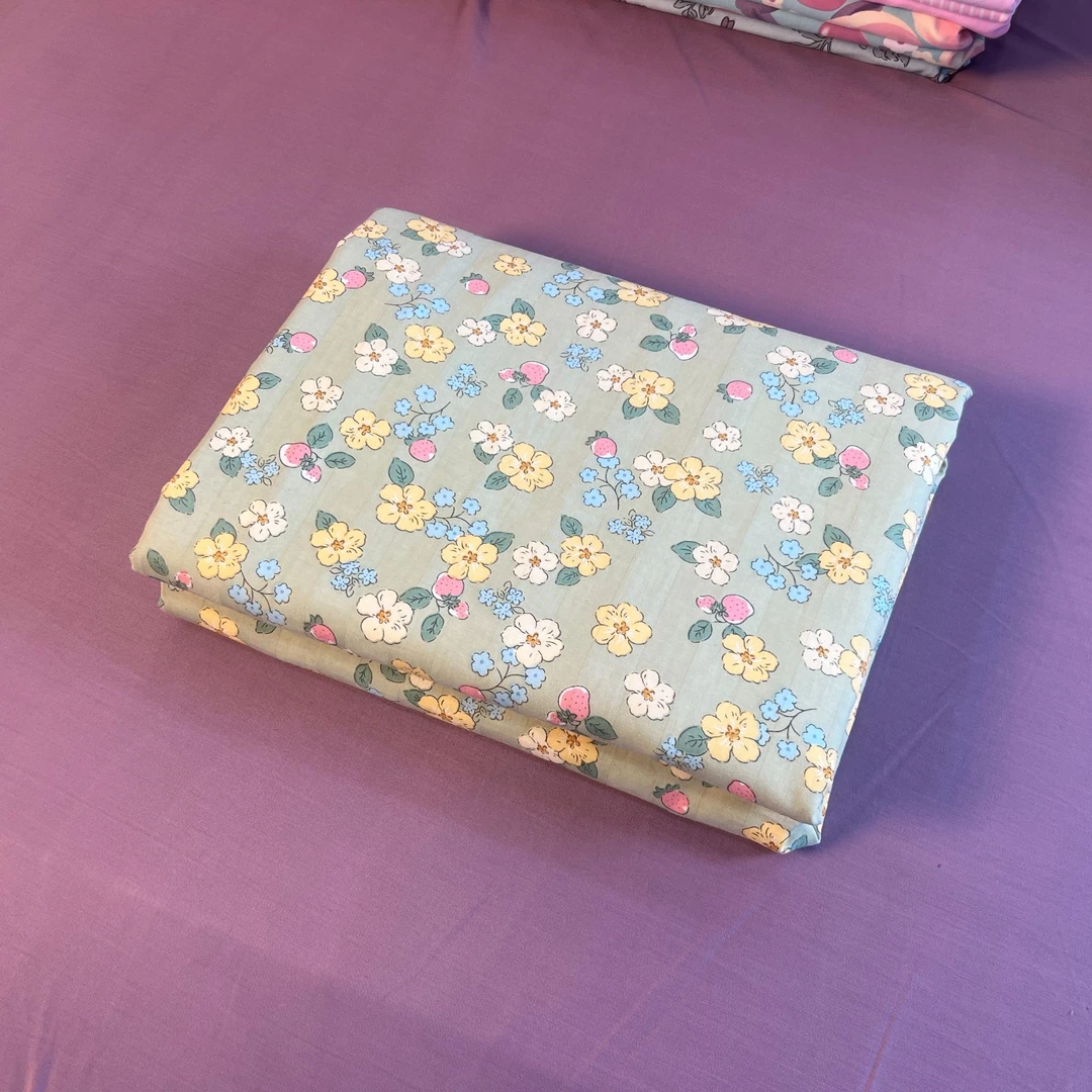 全棉AA版铂金棉铂金系列80支加密加厚大被罩-绿草莓