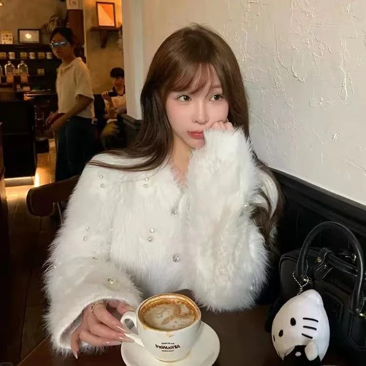 设计感珍珠扣满天星环保貂绒针织开衫外套毛衣女2024秋冬季新款