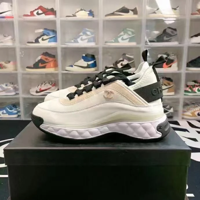 潮牌女款跑鞋(轻奢)
