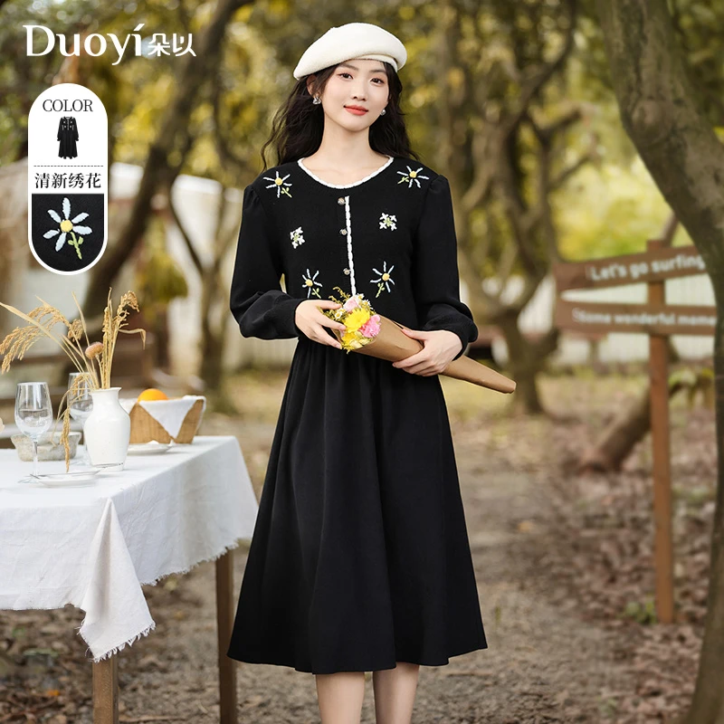 朵以2023冬季新款复合气质时尚收腰拼接绣花长袖连衣裙38VD835078