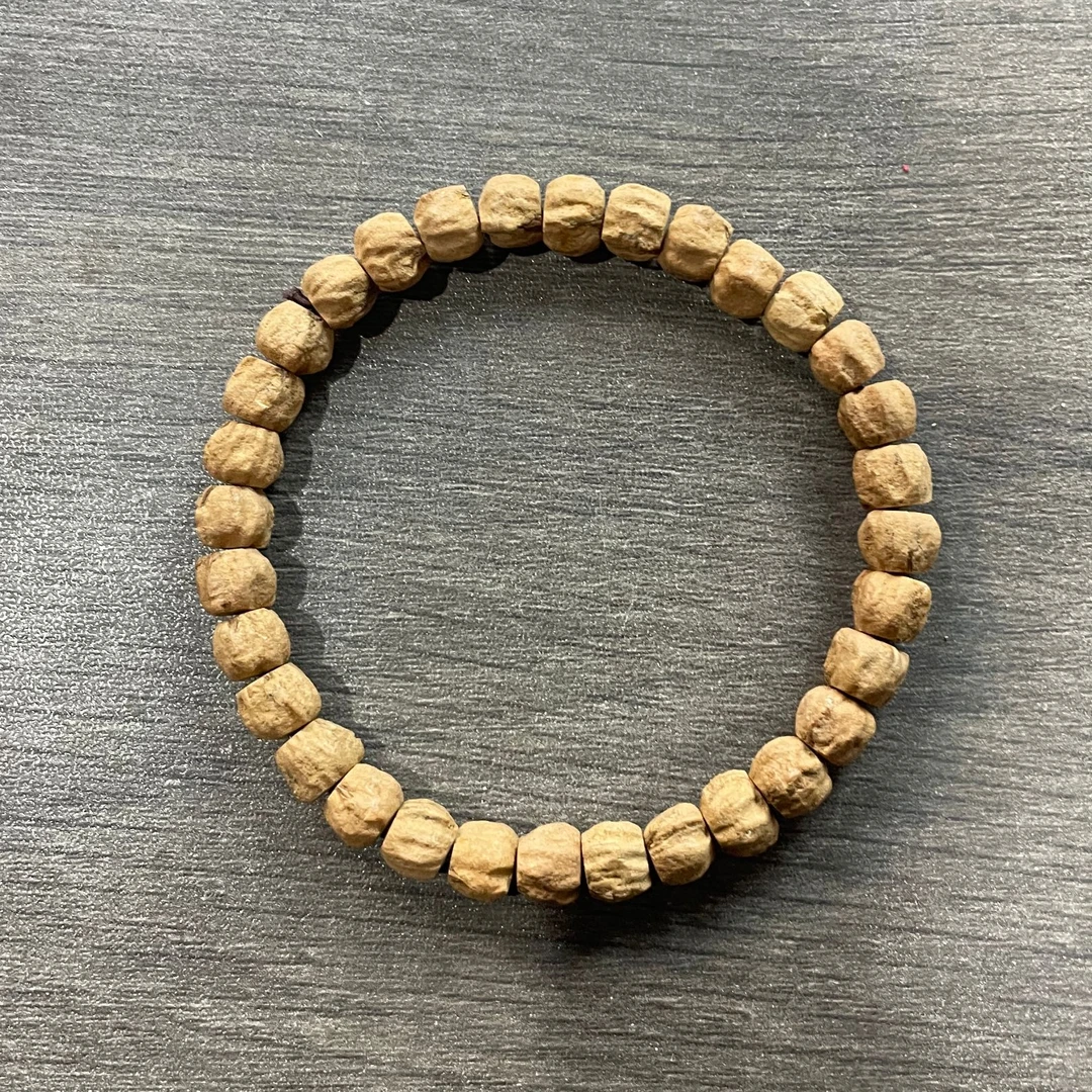 A89柏香籽卡0.7单圈手串