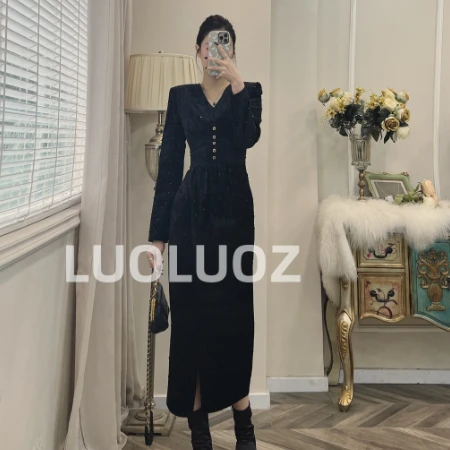【现货】LUOLUOZ【碎闪星空】法式丝绒V领收腰修身连衣裙H714黑色