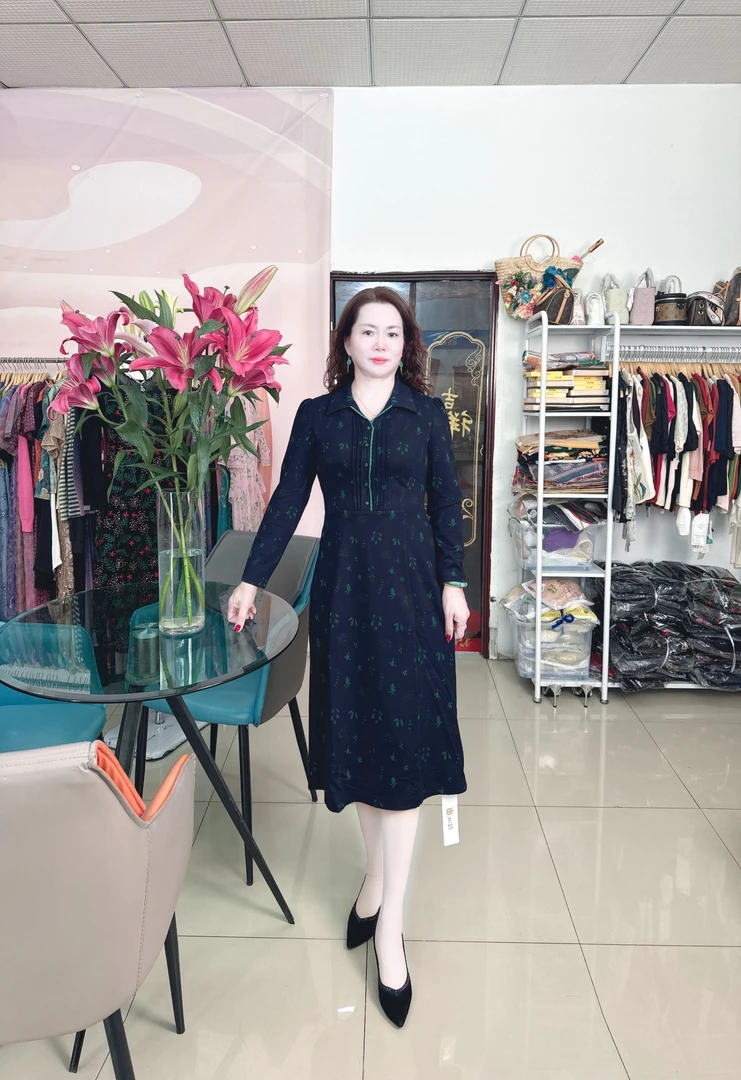 2024冬季新款高端气质奢华羊绒微弹保暖长袖女士连衣裙