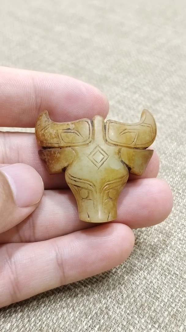和田玉牛首挂件佩饰