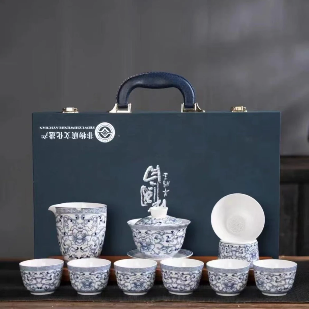 羊脂玉青花瓷手工家用高档中式陶瓷简约三才精美瓷盖碗缠枝整套