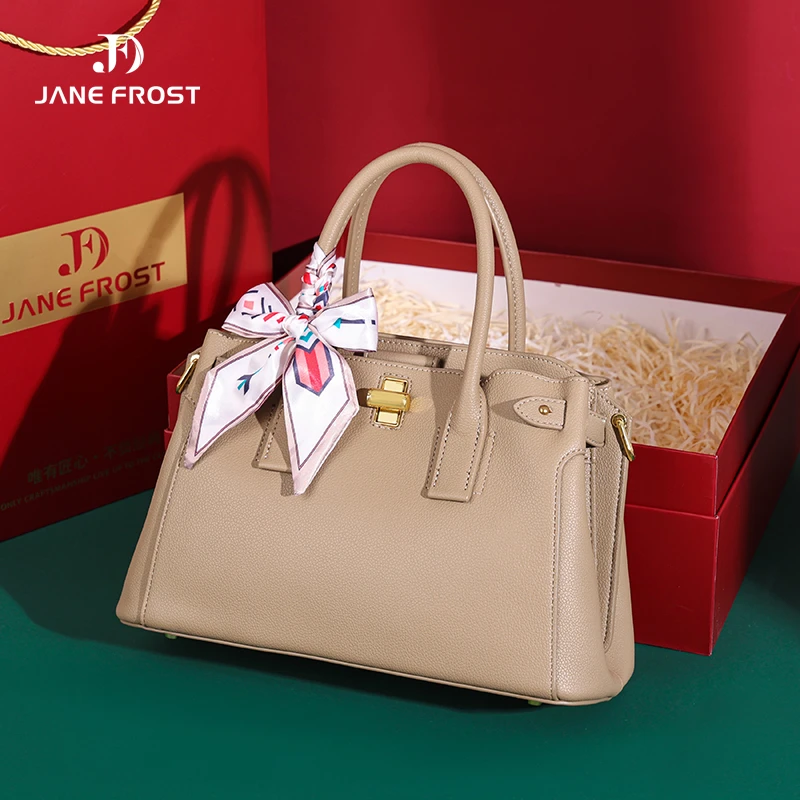 中年妈妈包斜挎包新款百搭中年女士包包高级感大气妈妈款包包