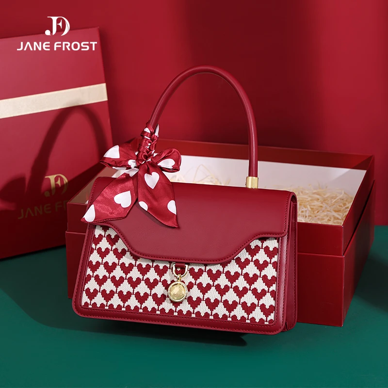 简芙迪复古红色包包2025新款小众高级感爱心新娘包婚包平时可用