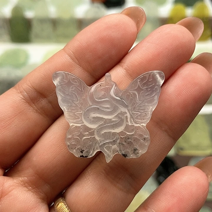 蛇纹石玉颈饰未镶嵌