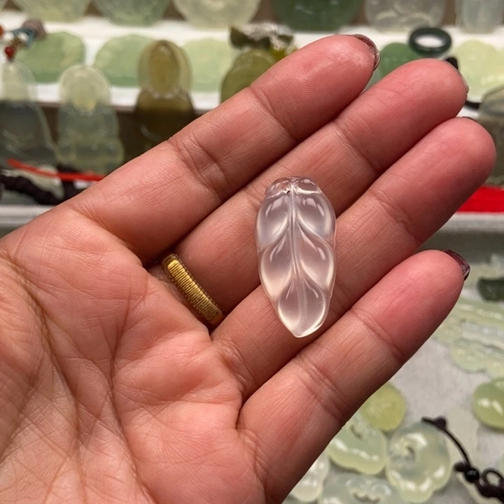 蛇纹石玉颈饰足金镶嵌