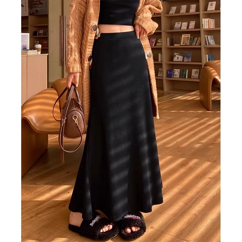 黑色鱼尾裙女秋冬季小个子气质a字包臀裙显瘦针织半身裙中长款裙