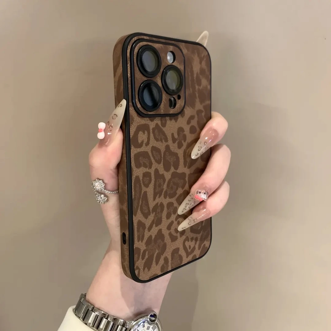 适用苹果16promax手机壳豹纹贴皮带镜头膜肤感iPhone15创意保护套