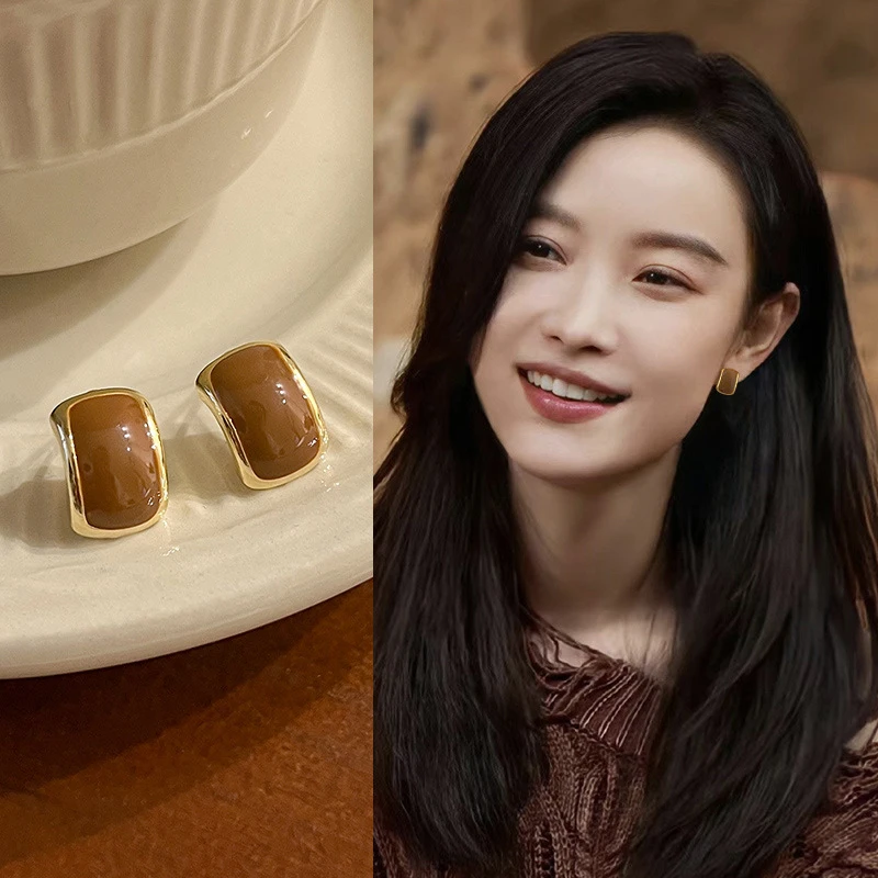 铜合金耳饰 美拉德咖色安可拉红ins耳钉女轻奢高级感耳环秋冬新款