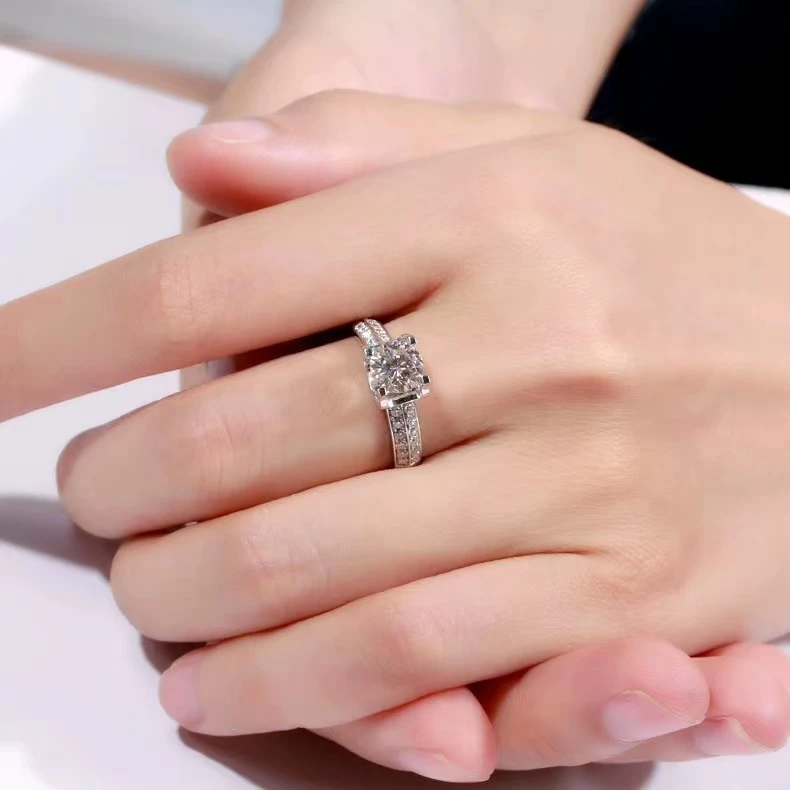 戒指   戒指1176豪镶牛头戒指2ct
