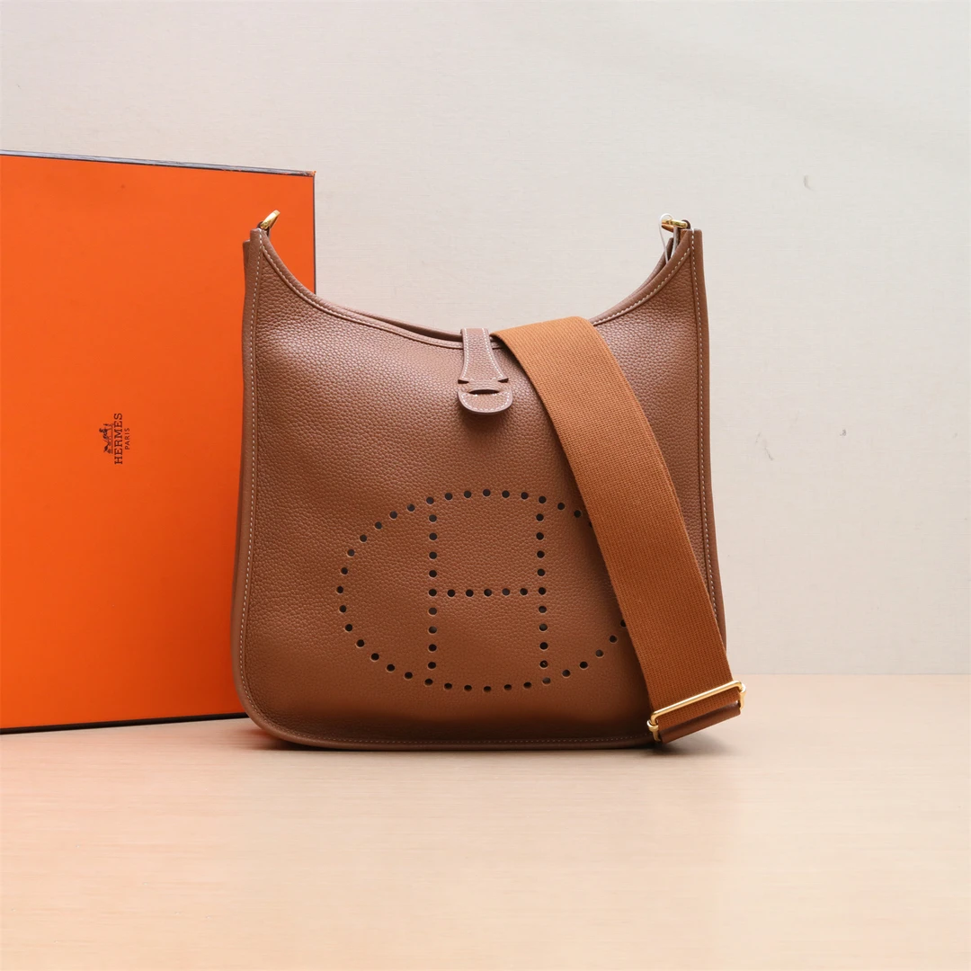 99新 Hermes/爱马仕 小花6枫Evelyne 小号 金棕色 TC皮 U刻 金扣
