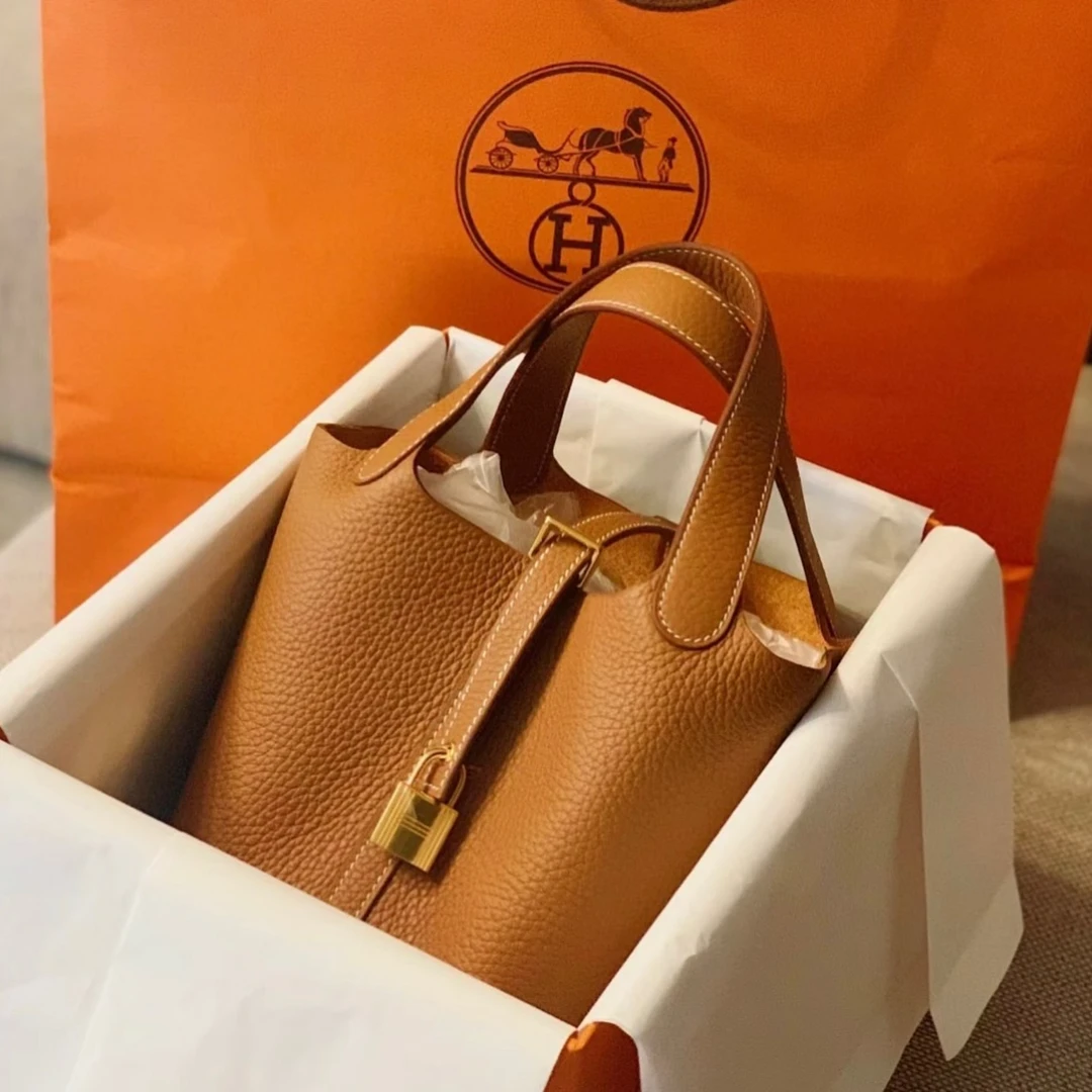 全新未使用 Hermes/爱马仕 小花6欢 18 菜篮子 金棕色 Z刻金扣包