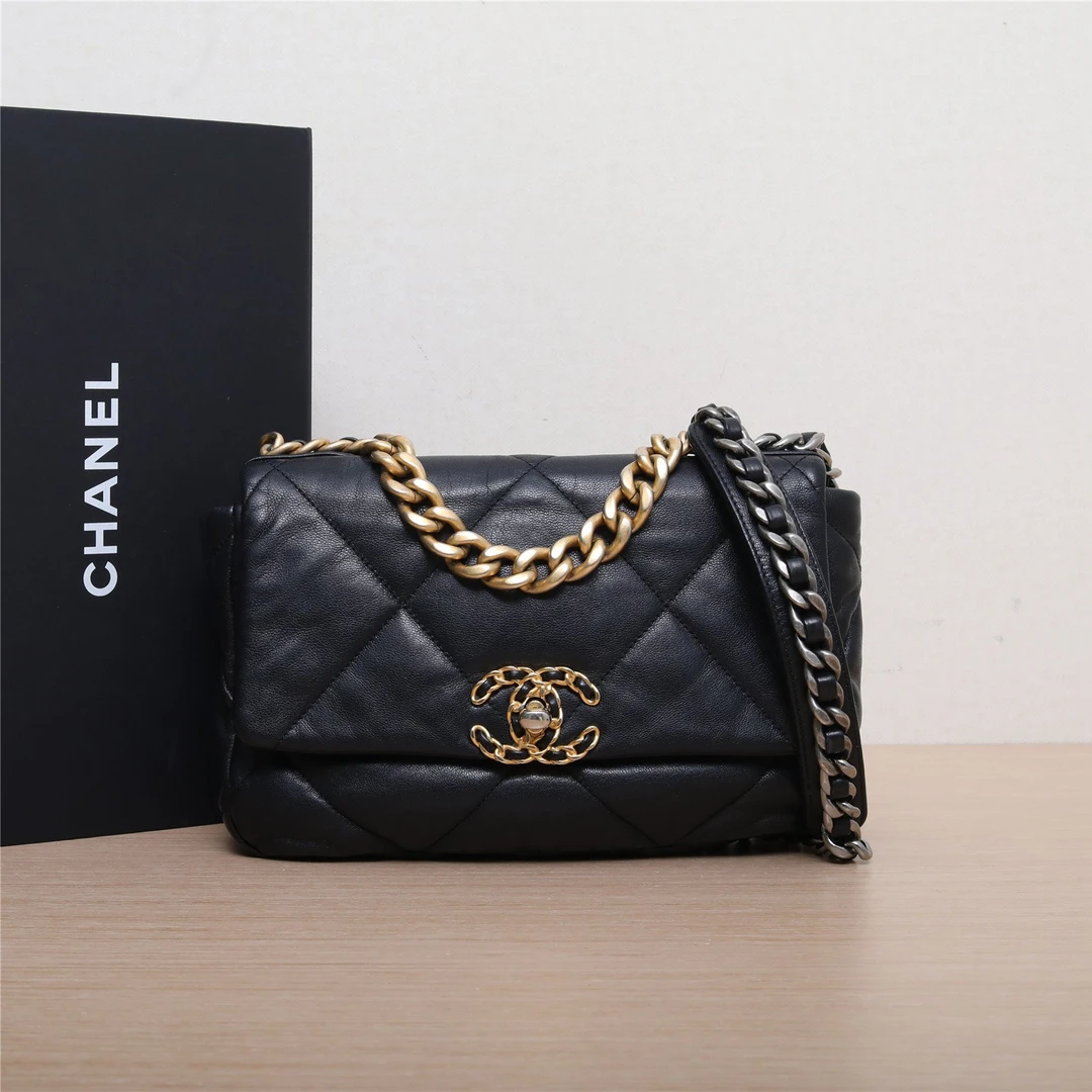 95新 Chanel/香奈儿 【小花念念】19BAG 小号 黑色 29开 金扣包