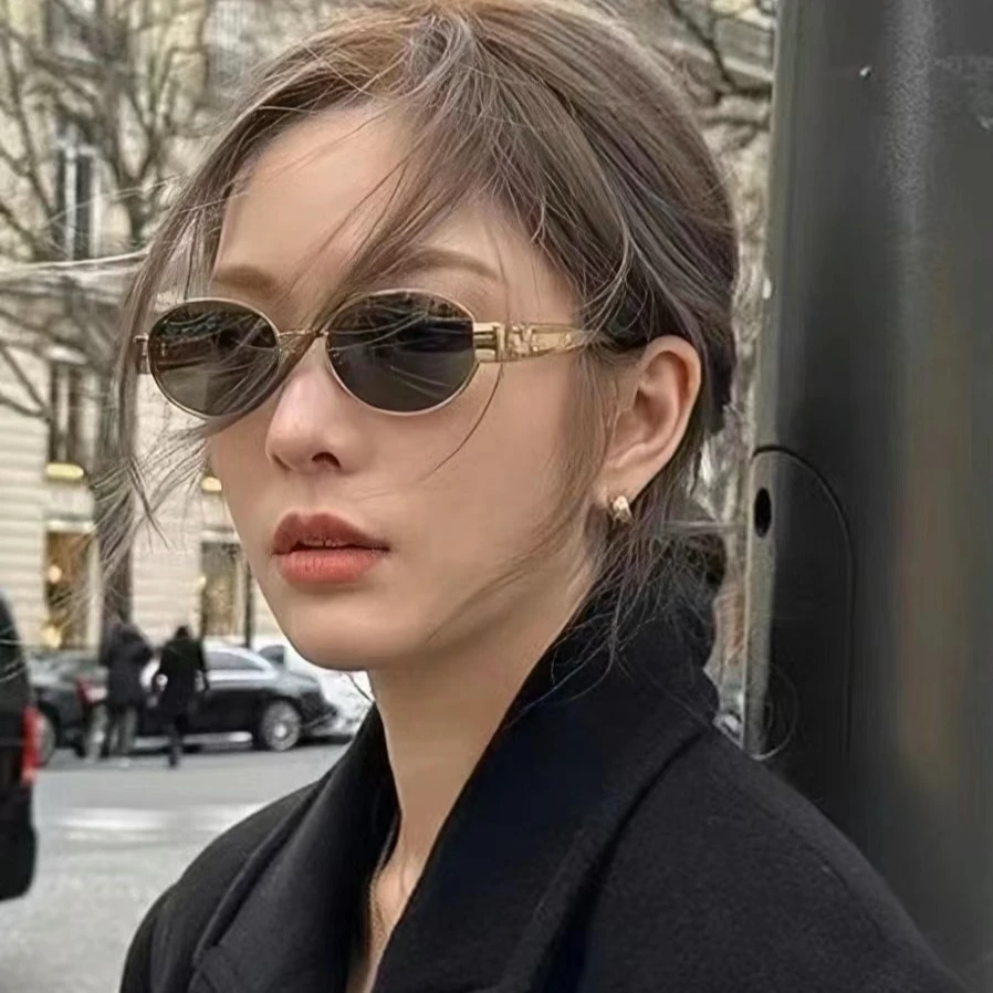 全新未使用 Celine/思琳 【小花念念】金色边框徽标墨镜 带眼镜包