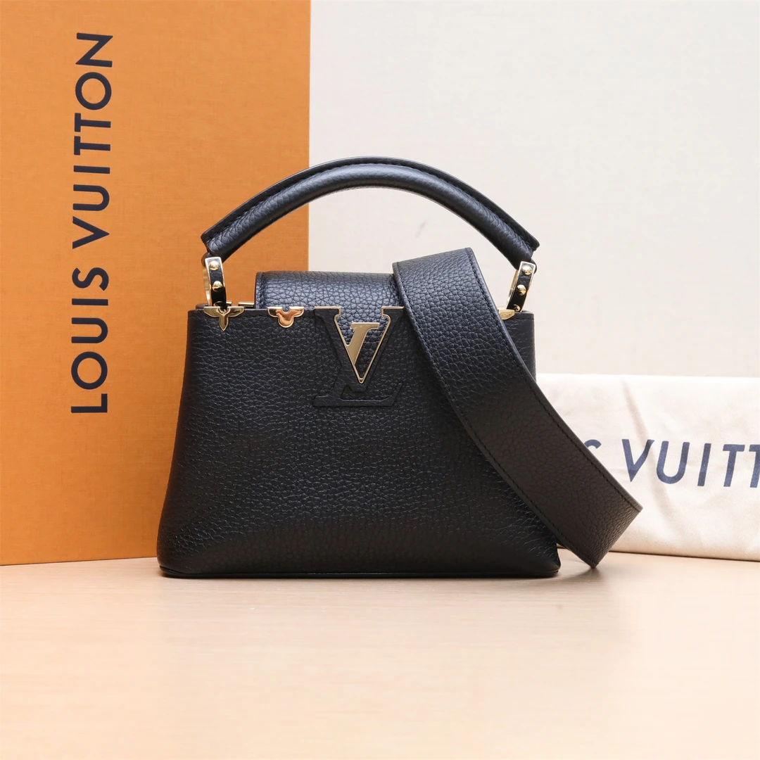 95新 LouisVuitton/路易威登 【小花Han】Cap Mini 21 黑色皮革C 包