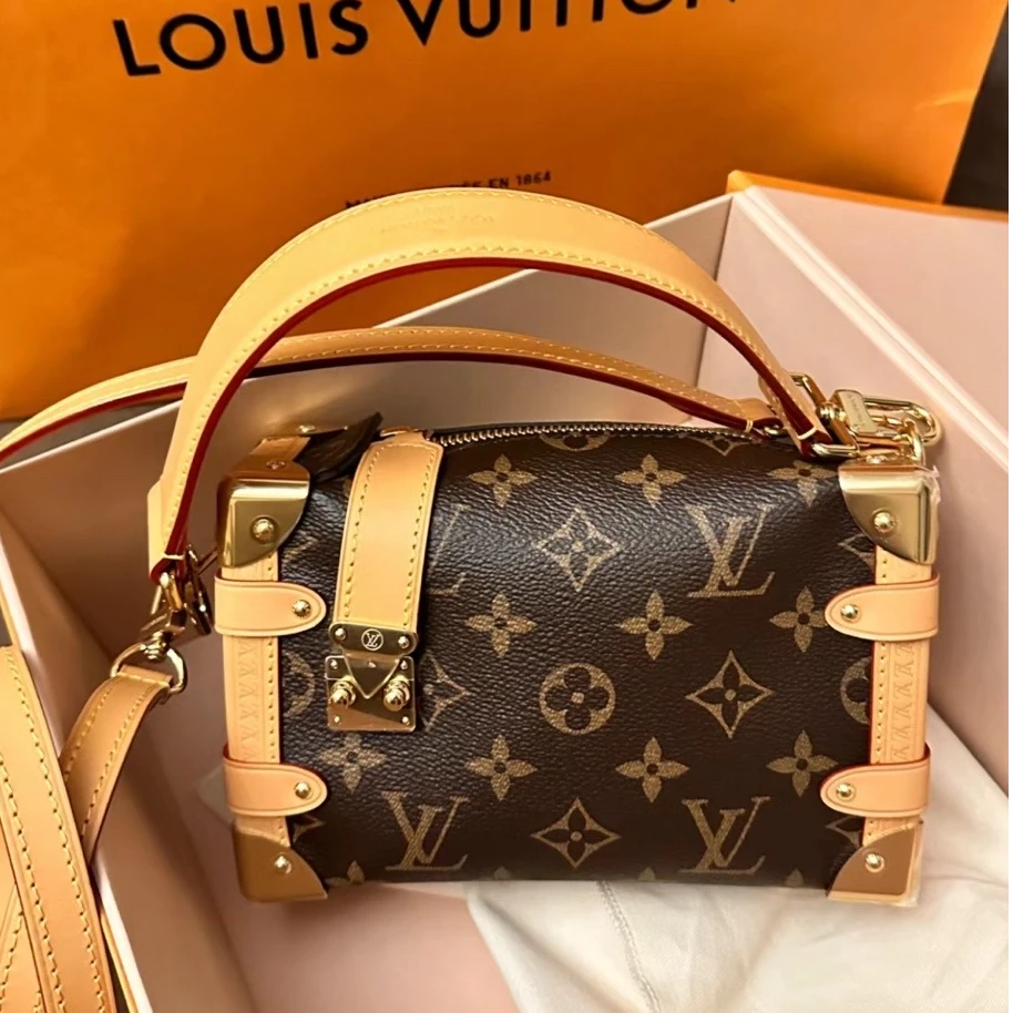 全新未使用 LouisVuitton/路易威登 【小花念念】软盒子包 小号 18