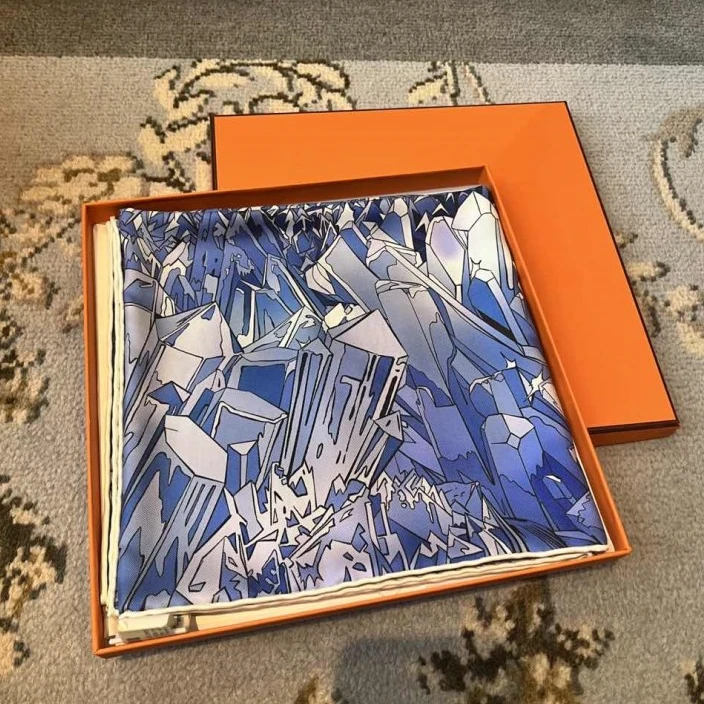 全新未使用 Hermes/爱马仕 小花6枫90X90CM 丝巾