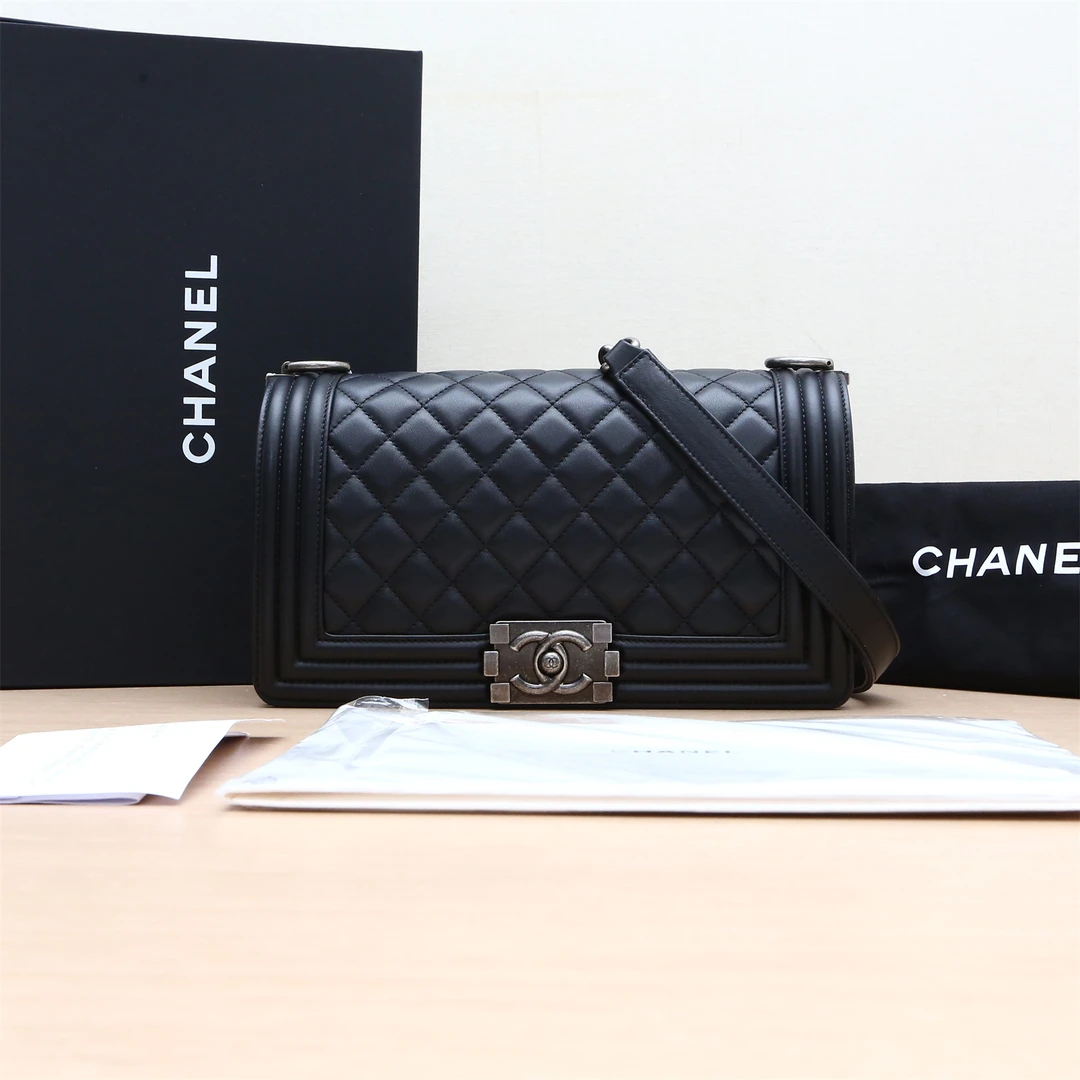 99新 Chanel/香奈儿 小花6欢 Leboy 中号 黑色 皮革S 芯片开 包