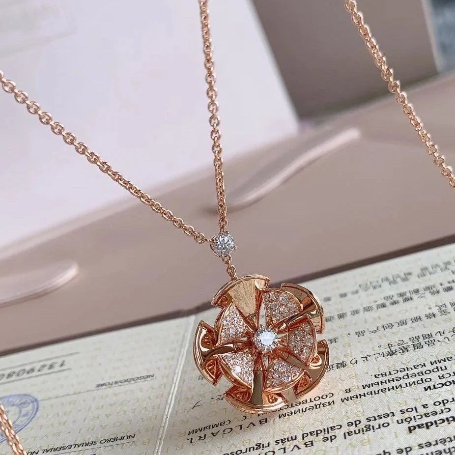 99新 BVLGARI/宝格丽 小花6欢 扇子 半钻 项链 18K黄金