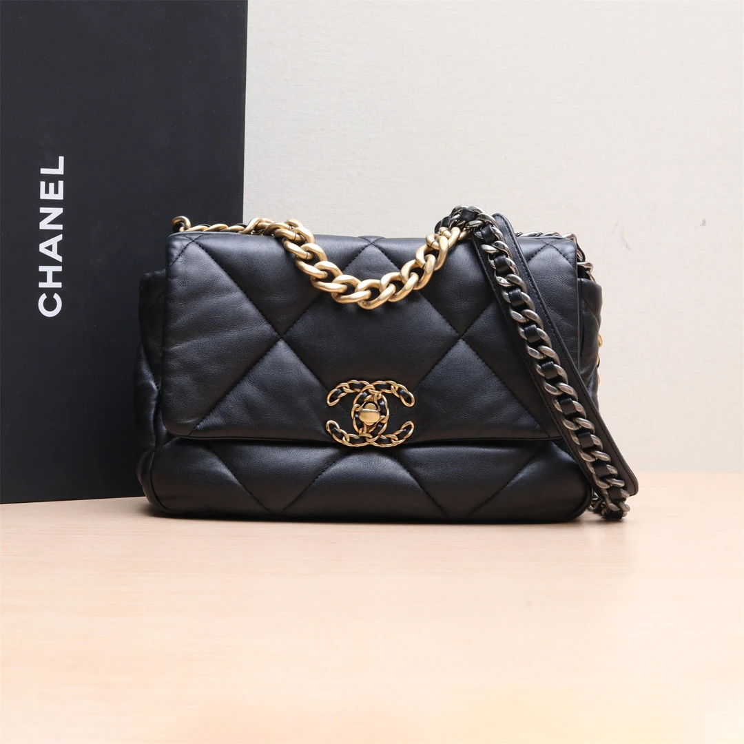 99新 Chanel/香奈儿 小花6枫19BAG 口盖包小号 黑色 芯片开 金扣
