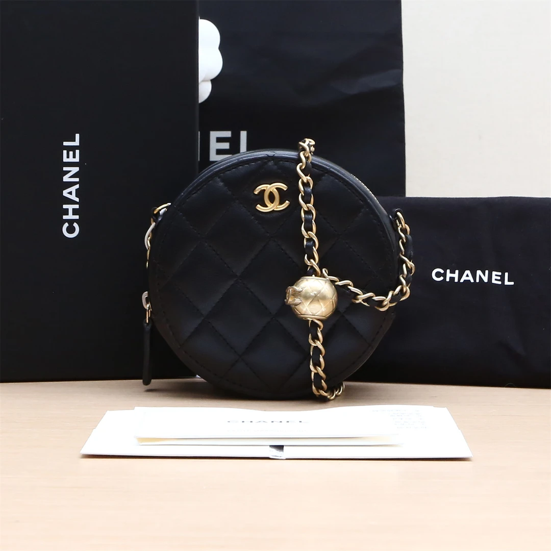 99新 Chanel/香奈儿 小花6枫金球 圆饼链条包 黑色 镭射标 金扣