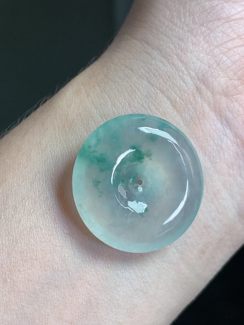 天然缅甸翡翠A货飘花厚装平安扣吊坠，尺寸25.8*5.6