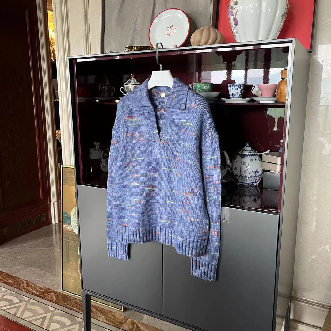 漫颜刘绵羊毛混纺蓝色蓝色针织衫2023秋冬新品翻领长袖套头上衣