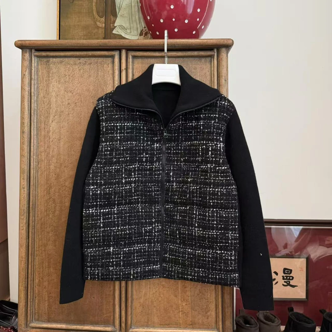 漫颜刘2024年秋冬新款羊绒鹅绒羽绒服黑色翻领麻点羽绒服