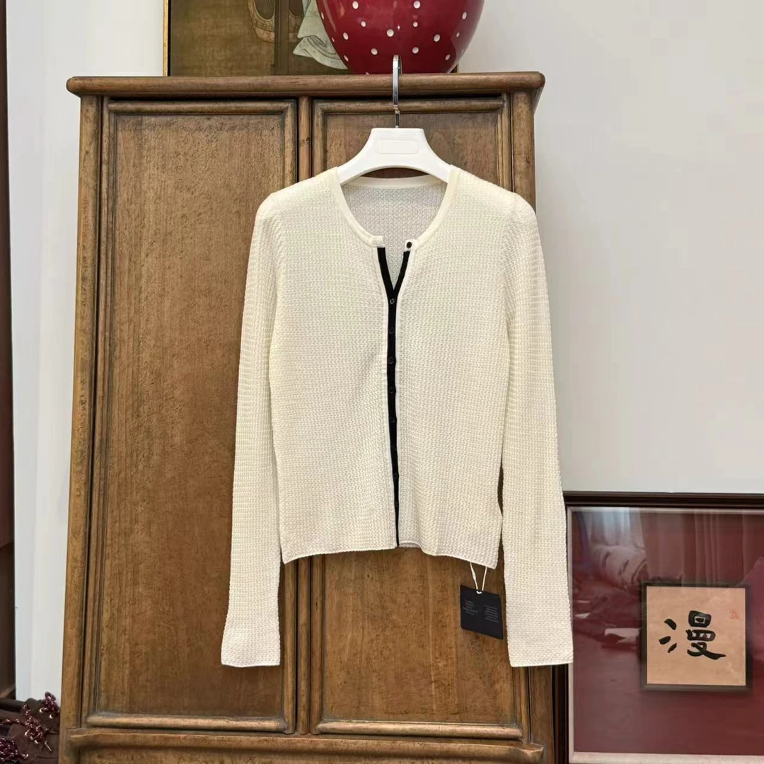 漫颜刘2024年秋季新款羊毛白色针织开衫纯色排扣拼色边针织开衫