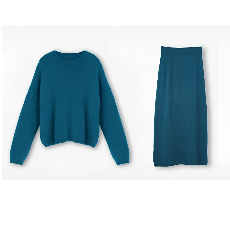 {李李专供}法式优雅气质时尚浣熊绒舒适纯色圆领毛衣慵懒裙套装