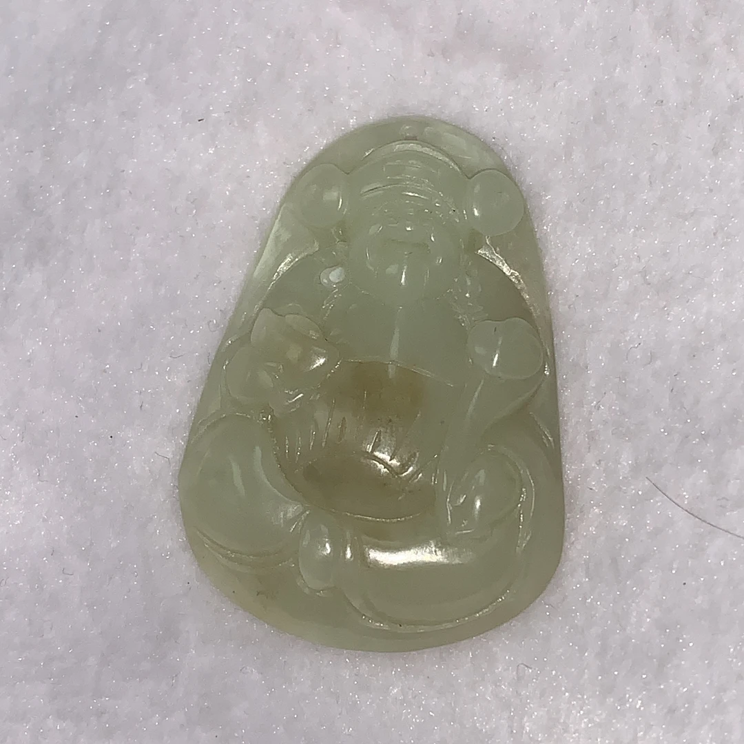 有瑕疵黄白老玉财神吊坠